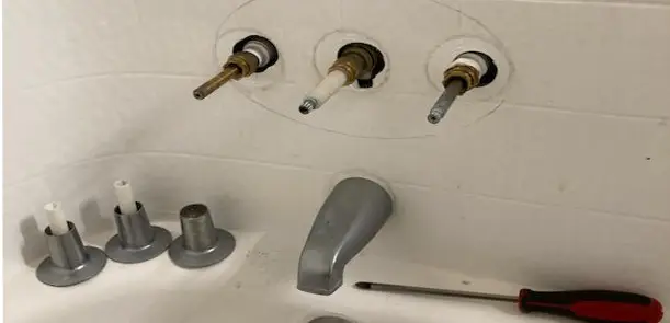 How We Clear Tub Stoppages Huntington Beach How We Clear Tub Stoppages Huntington Beach